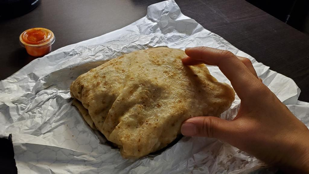 famenas-famous-roti-curry-2