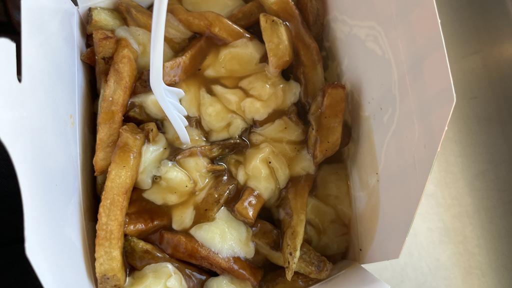 smokes-poutinerie-st-johns-2