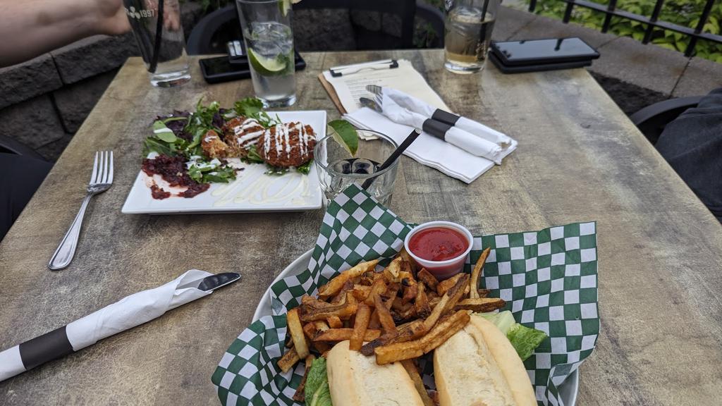 governors-pub-eatery-2