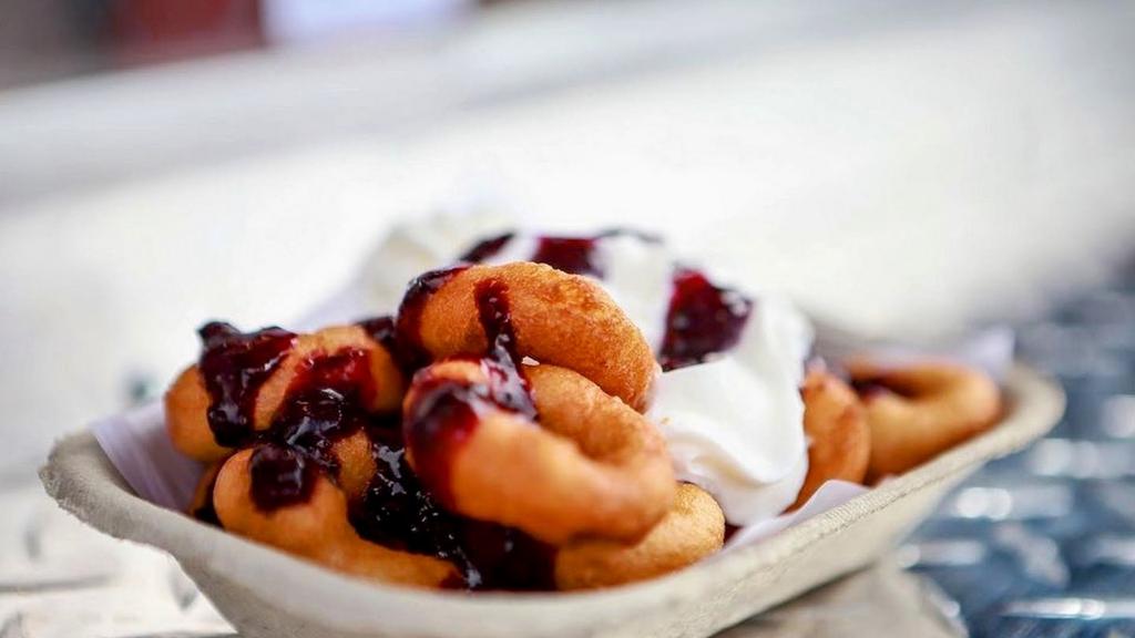 seaside-sugars-donuts-and-dogs-3