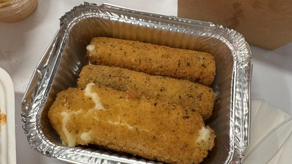 juicy-birds-nashville-hot-chicken-pickering-3