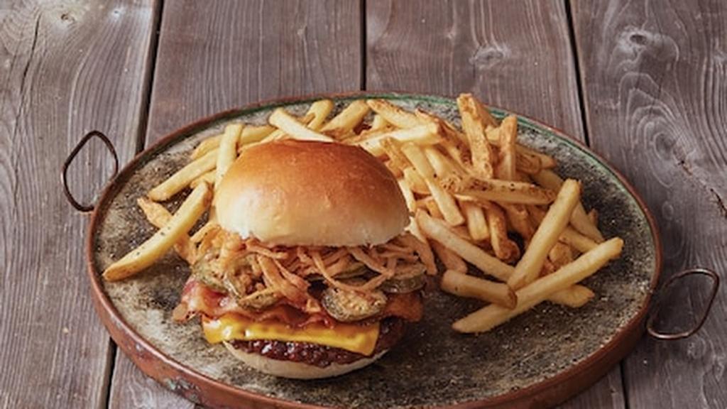 montanas-bbq-bar-3