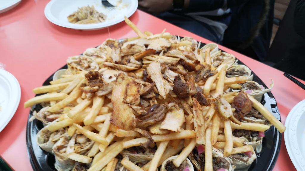 zesty-pita-shawarma-halal-catering-oakville-restaurant-2