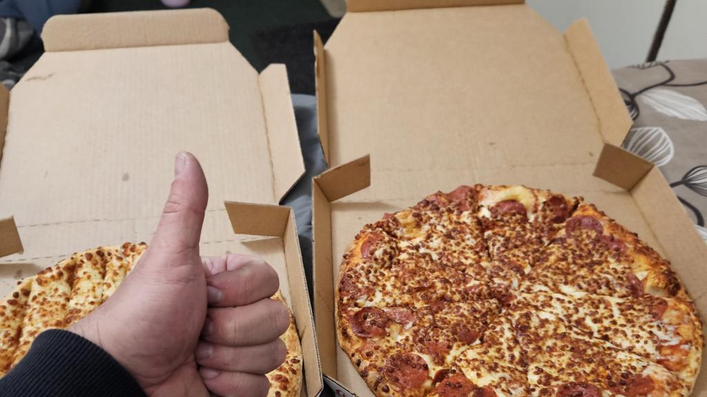 dominos-pizza-2