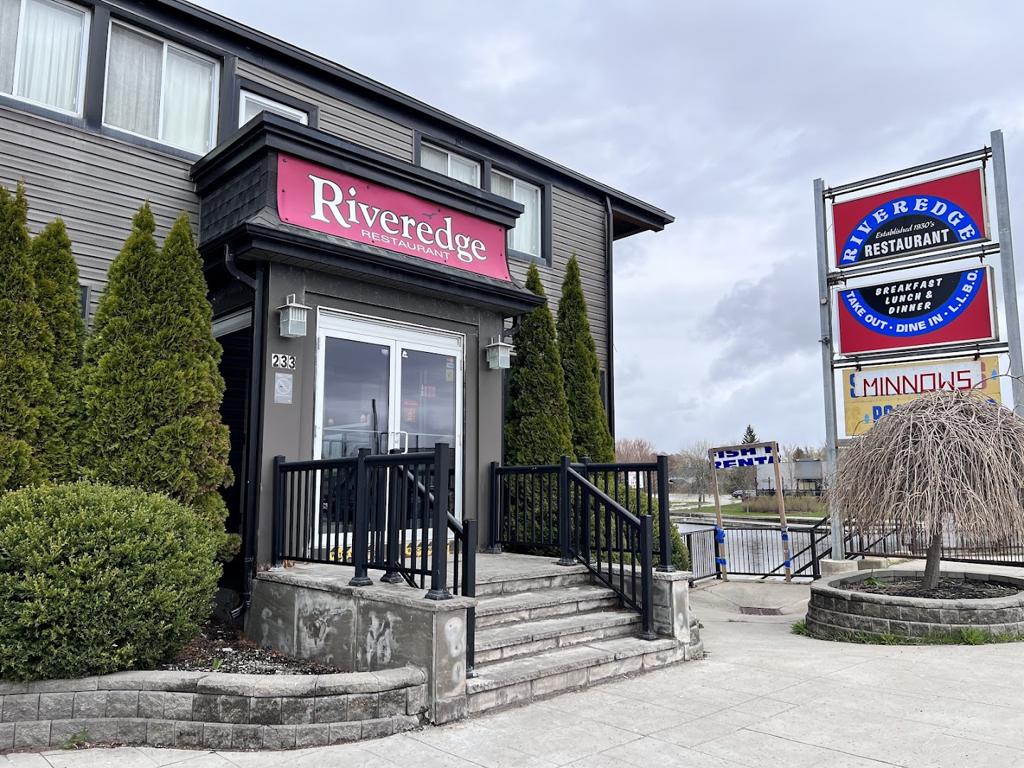 riveredge-restaurant-4