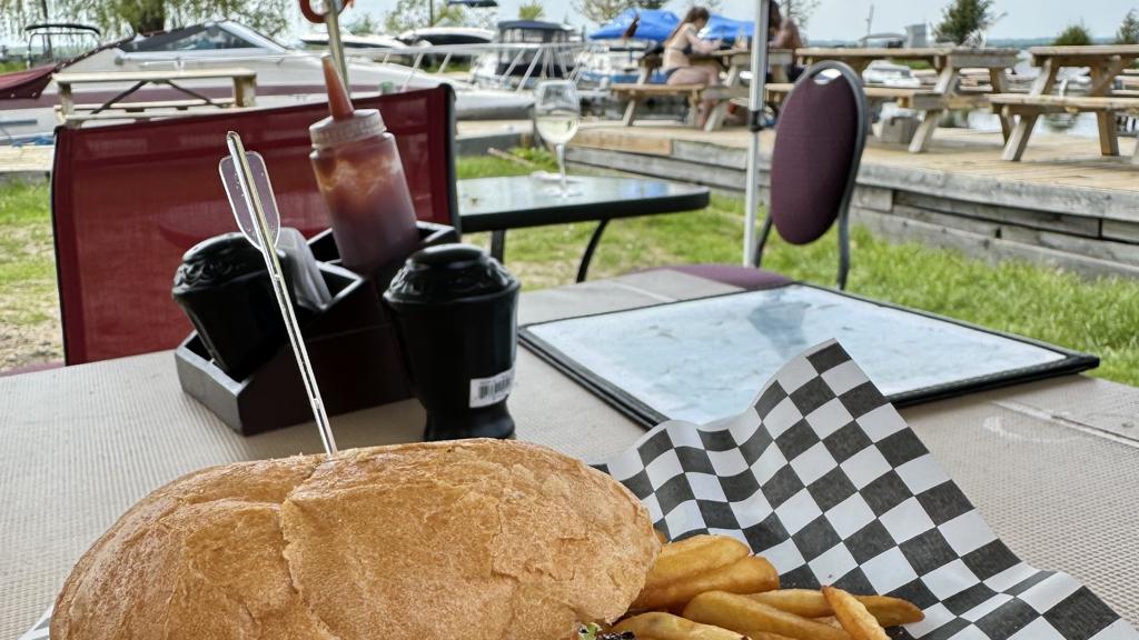 shoreland-bar-restaurant-2