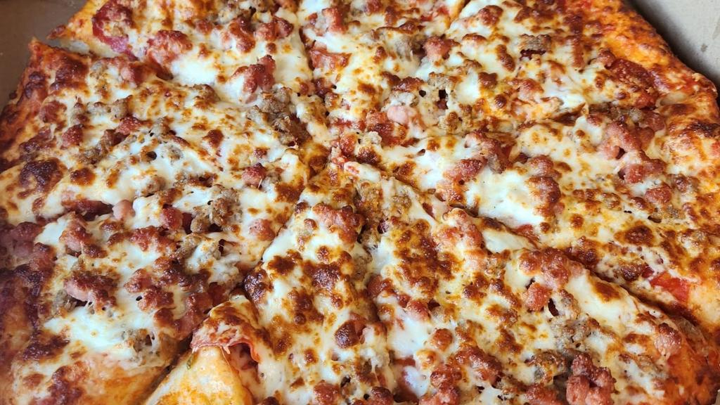 reginos-pizza-2