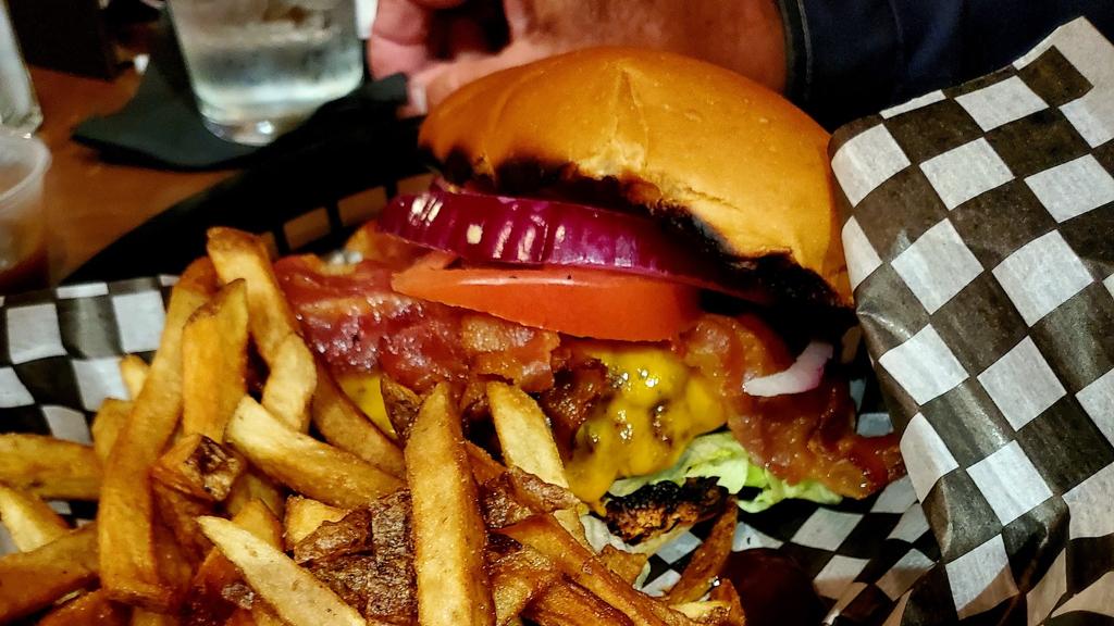 caseys-grill-bar-2