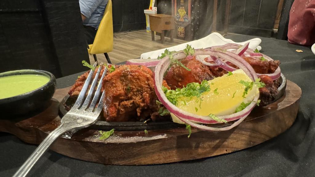 nawabz-indian-sports-bar-restaurant-3