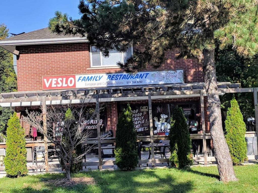 veslo-family-restaurant-4