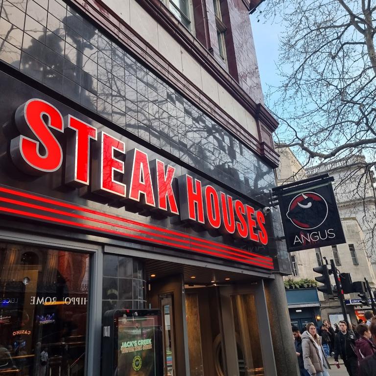 angus-steakhouse-4