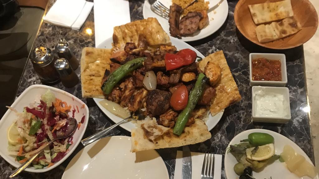 hala-restaurant-2