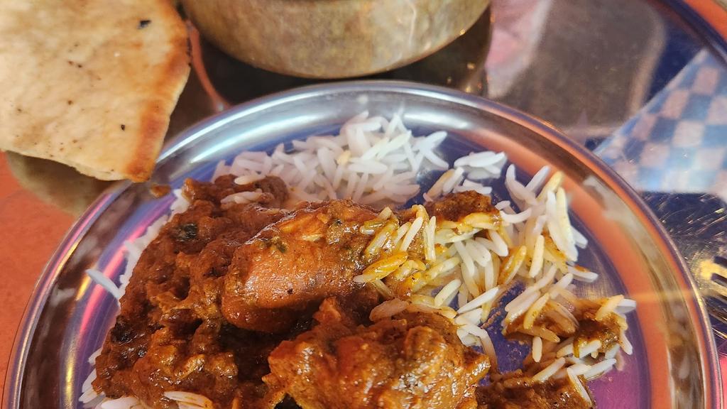 maitreya-authentic-indian-cuisine-bar-restaurant-2