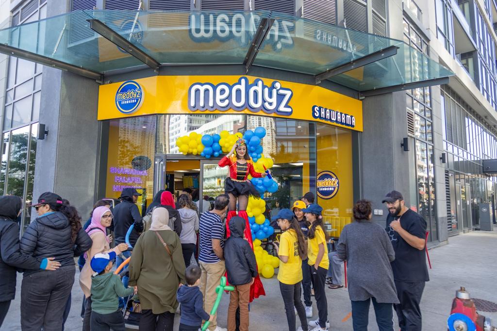 meddyz-shawarma-authentic-mediterranean-halal-restaurant-4