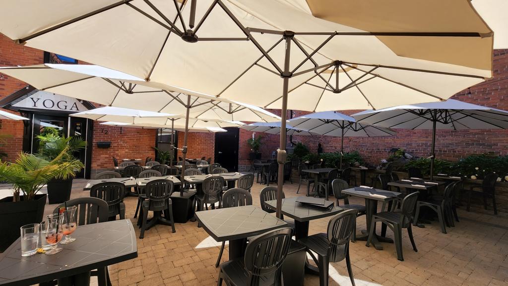 the-courtyard-bistro-4