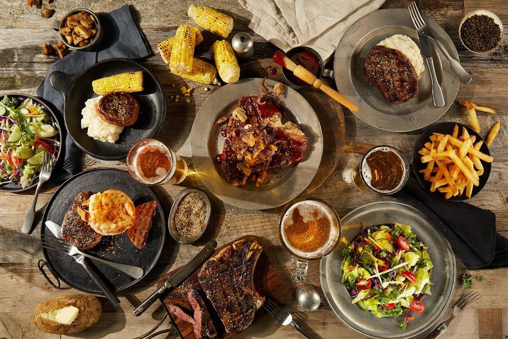 chucks-roadhouse-bar-grill-8