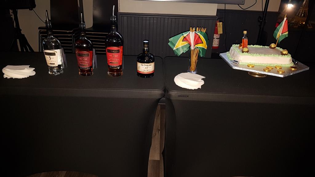 elevate-lounge-bar-grill-ajax-4