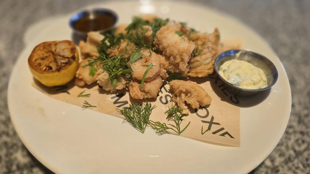 moxies-pickering-restaurant-2