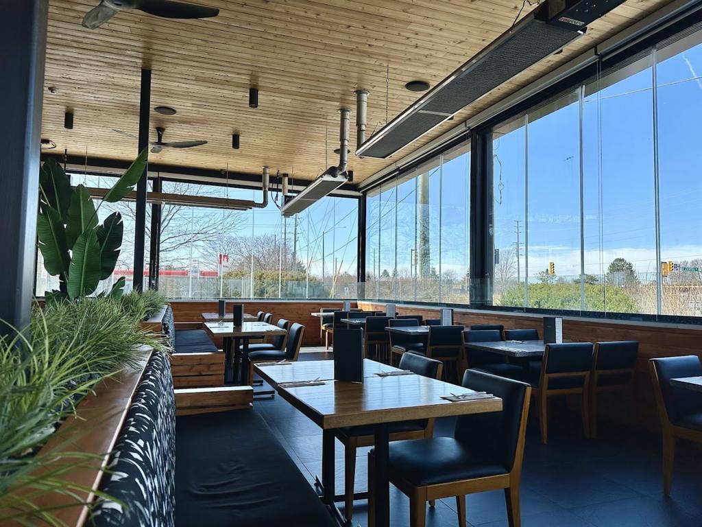 moxies-pickering-restaurant-9