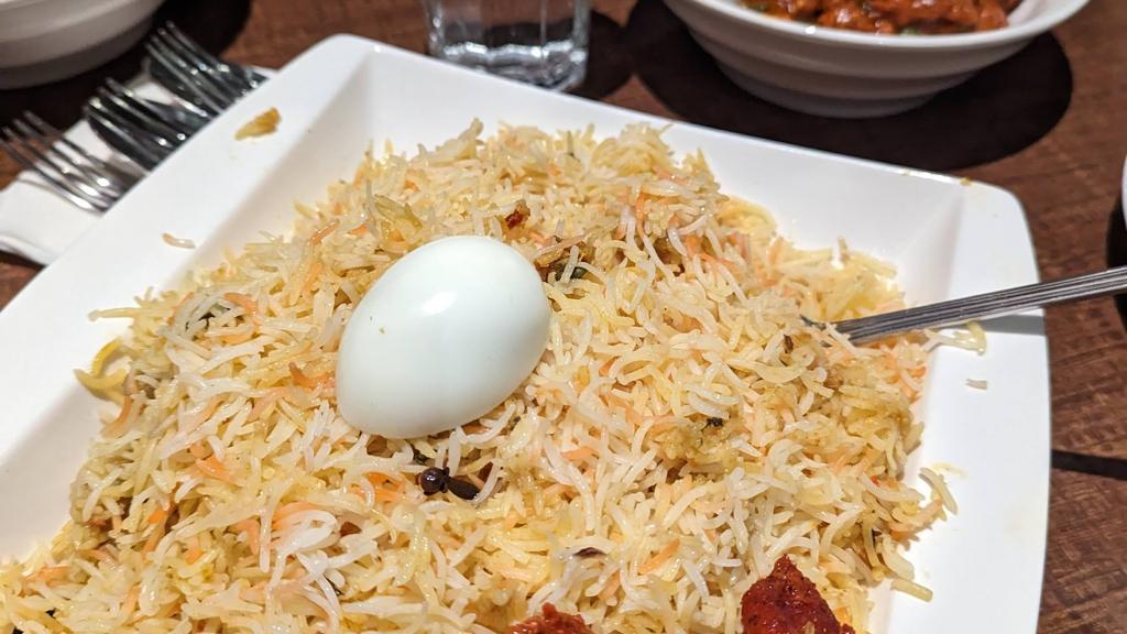 silver-pot-halal-restaurant-2