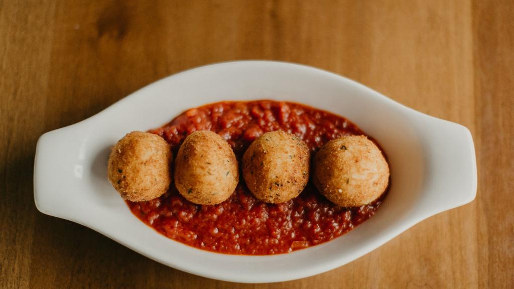 uncle-ginos-pizzeria-2