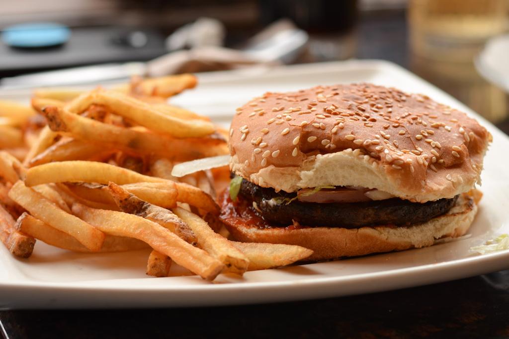 casablanca-restaurant-patio-8