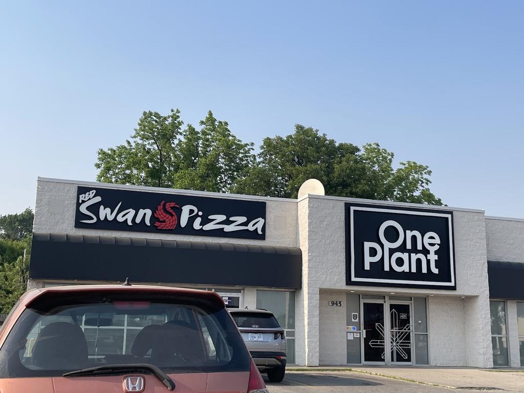 red-swan-pizza-st-thomas-4