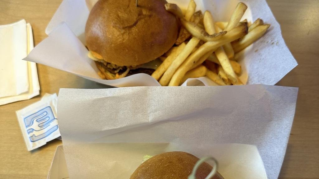 boardwalk-fries-burgers-shakes-waterloo-2