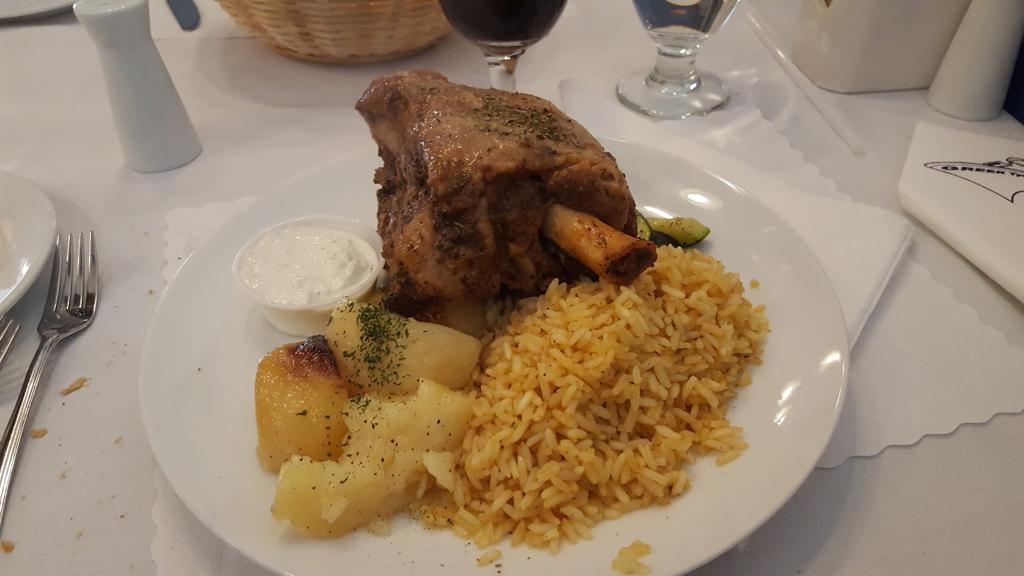 greek-tycoon-restaurant-3