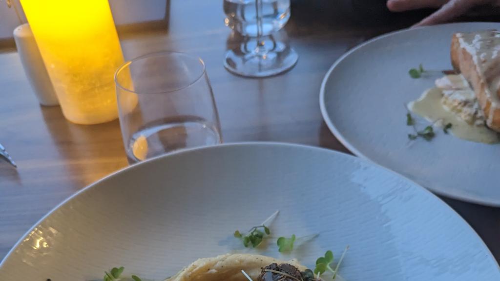 river-room-restaurant-2