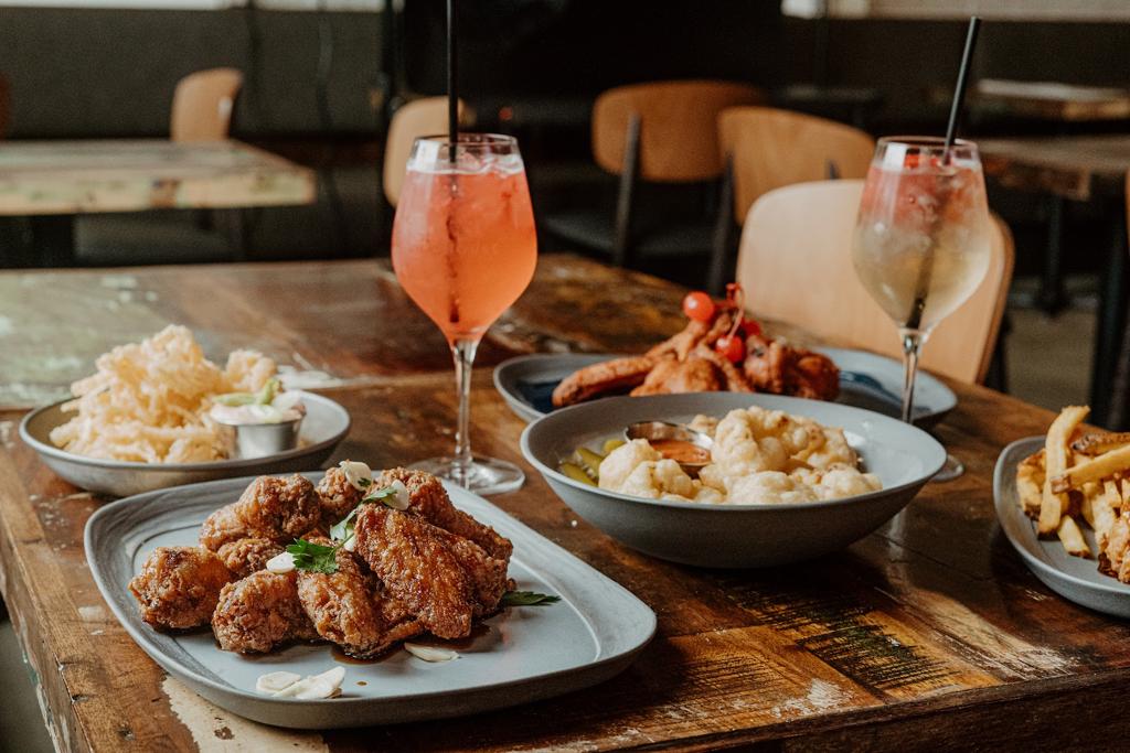 restaurant-birdhouse-wingerie-bar-dollard-des-ormeaux-8