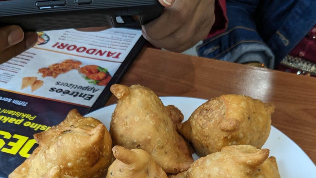 desi-tadka-restaurant-3