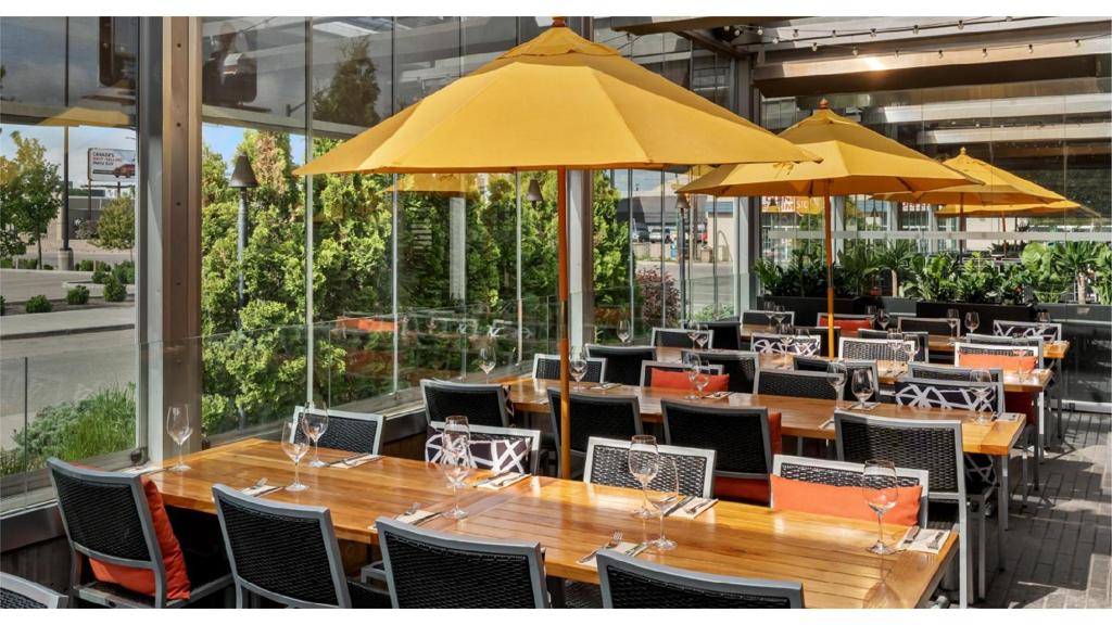 cactus-club-cafe-saskatoon-4