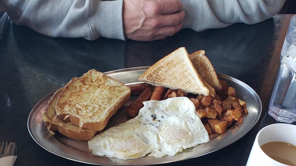 legends-smokehouse-grill-2